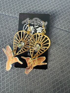 Two Stoned Bettie's NWT IRIDESCENT Humming Bird Art Statement Earrings